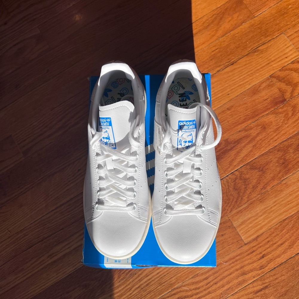 NWT Women’s adidas Stan Smith Sneakers - Picture 5 of 5